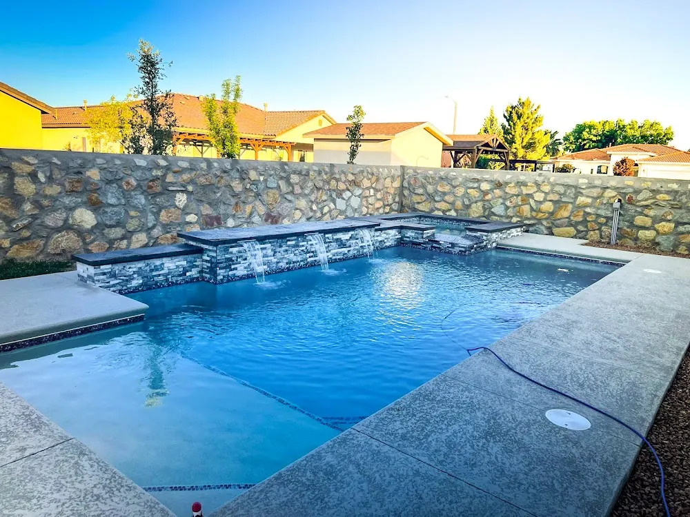 Innova Custom Pools LLC in El Paso, Texas