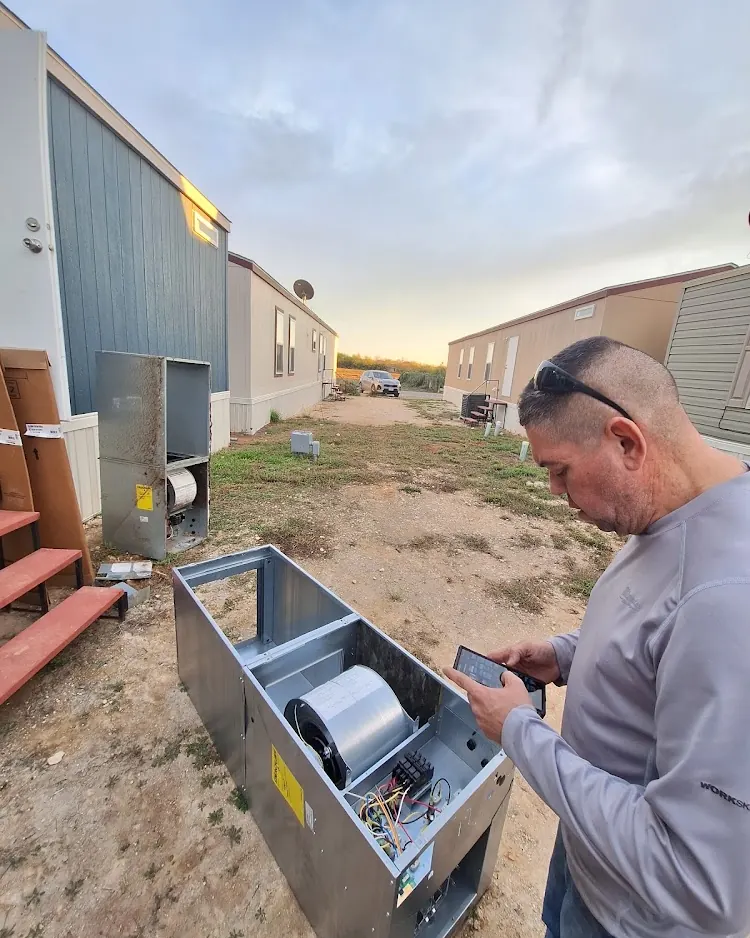 Twisted Air Refrigeration & Air Conditioning LLC in Laredo, Texas